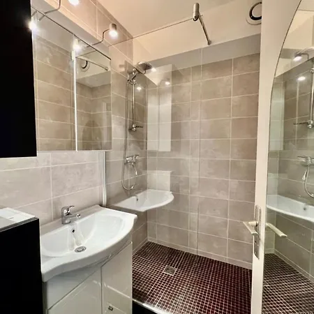 Apartment 4 Personnes Avec Piscine Proche